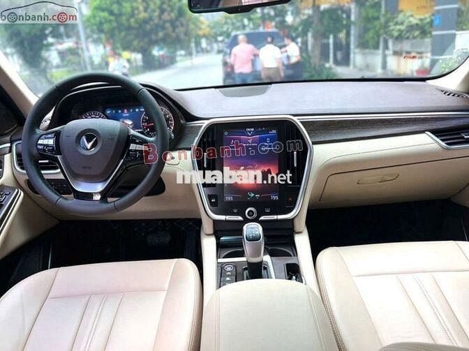 vinfast lux SA 2022 bản premium