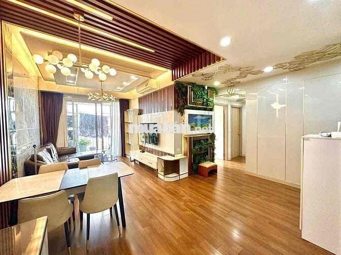 Cho thuê căn hộ 2 phòng ngủ. chung cư Golden Mansion. Gần sân bay TSN
