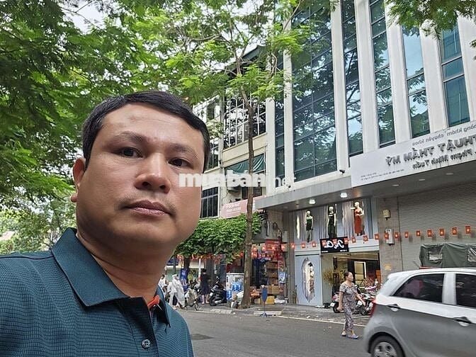 231 t.ỷ - 531m2 Mặt phố ngã 4. Vỉa hè Kinh doanh sầm uất