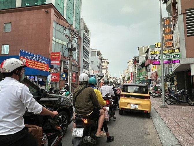 CC gửi bán nhà 1/ Huỳnh Văn Bánh 4lầu 84m2 ngay chợ Phú Nhuận KD 15 tỷ