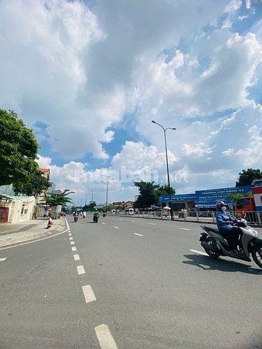 LÔ ĐẤT ĐẸP - VUÔNG VỨC - 2 MẶT TIỀN.   
