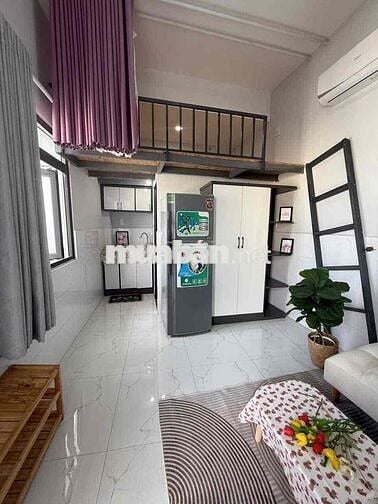 PHÒNG GÁC CỬA SỔ TRỜI SIÊU THOÁNG SẴN NỘI THẤT GẦN ÂU CƠ GIÁ RẺ