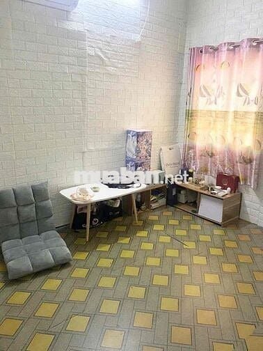 Phòng trên lầu ngay ĐH Ngoại Thương