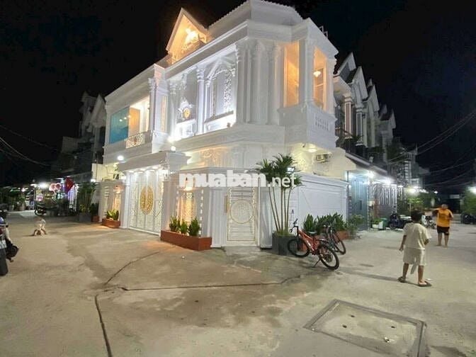 5,390 Tỷ TL nhà 1 lầu 5,3 x 13,5 gốc 2 mặt tiền 1982/ Huỳnh Tấn Phát