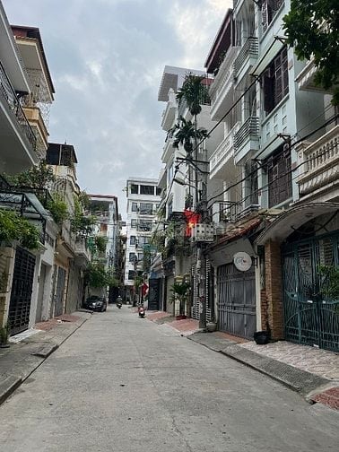 5 Tầng mặt ngõ Hoàng Quốc Việt DT 70m2 MT 7 ,5m giá nhỉnh 22 Tỷ