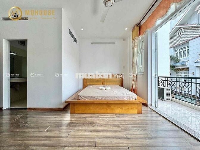 Ban công lớn 40m Thang Máy Full nội thất Hoàng Văn Thụ Tân Bình