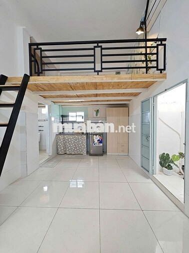 Cho thuê duplex cao 1m8 cạnh Etown Cộng Hoà