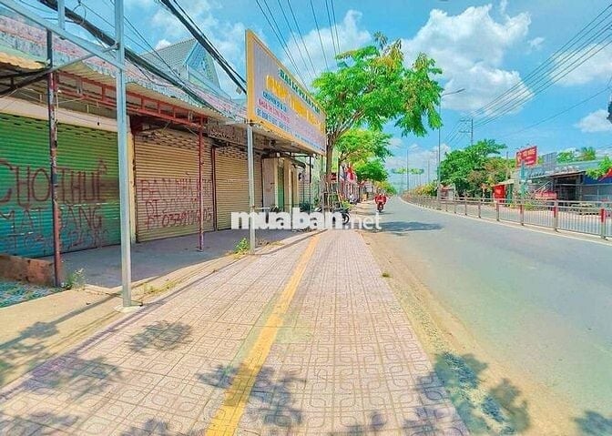 Bán đất lớn Mặt tiền cần đước long an , 28x63m  giá bán 21ty300