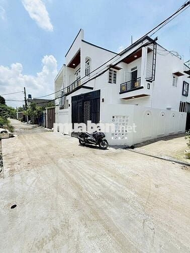 Bán nhà DT 8x12m,3p,hẻm ô tô thông ở TX43,Thạnh Xuân. Giá : 4,45 tỷ