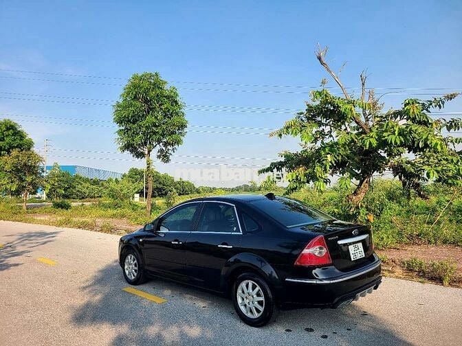 Focus bản đủ cửa nóc