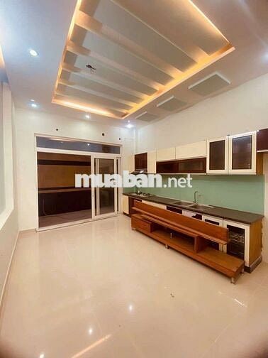 Vòng xoáy Lê Đại Hành 8 phòng 6WC giá 27 triệu