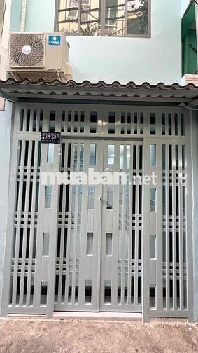 Nhà bán chính chủ: 208/28 đường Đoàn Văn Bơ, Q4