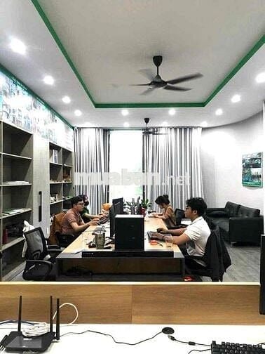 CẦN CHO THUÊ NHÀ 2 TẦNG NGAY GÓC NGÃ 4 ĐƯỜNG NGUYỄN BÌNH