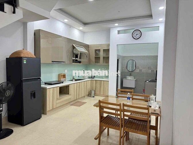 CHO THUÊ NHÀ MỚI FULL NỘI THẤT DT 4x25 1TRỆT 1LẦU 3PN 2WC SÂN RỘNG ÔTÔ