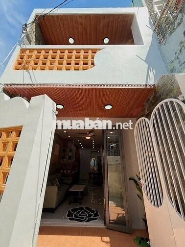 Nhà xây mới Hàn Mặc Tử 3PN giếng trời vài bước chân ra đường oto