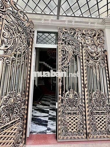 Nhà hẻm xe hơi 5 tầng xây kiên cố 4.5x16m còn mới ở ngay