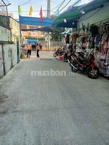 Nhà 2 tầng đường 8 m, 1 sẹc HTP Quận 7. 7*27 nở hậu, hơn 14 tỷ.