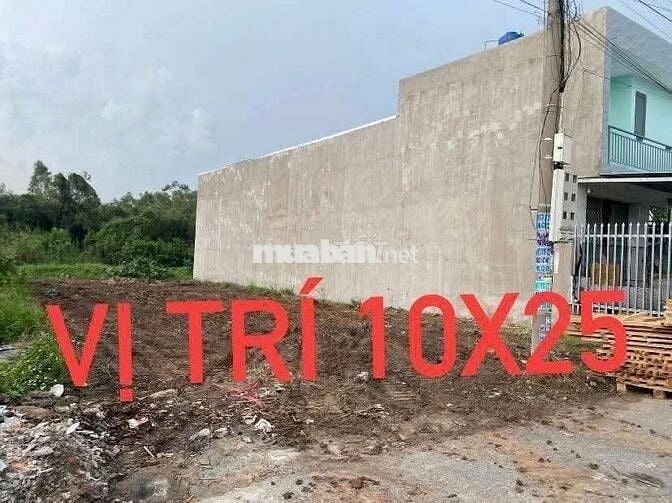 Đất 10 x 25 (250m2 Full thổ) Mặt tiền nhựa 8m thông KDC Tân Đức