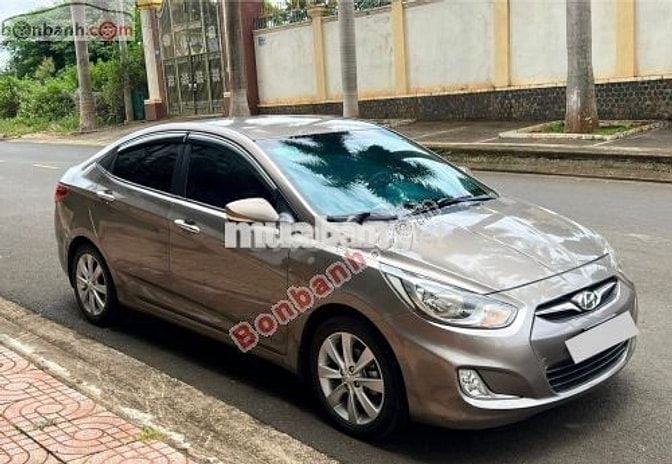 Hyundai Accent 1.4 AT 2012