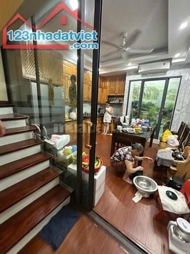 Cực hot! Nhà siêu to phân lô, vỉa hè, ô tô tránh LK Kiến Hưng DT 50m, 