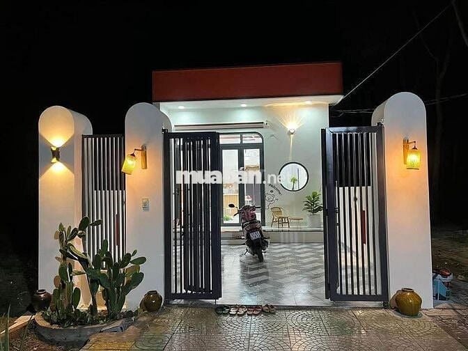 Cần bán căn cấp 4 như hình, sổ hồng riêng thổ cư full