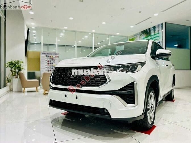 Toyota Innova Cross HEV 2.0 CVT 2025 - 973 Triệu