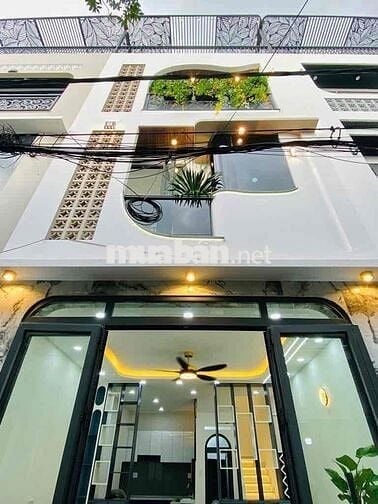 BÁN NHÀ 3 LẦU ĐẸP FULL NT-  DTSD 130M2– 5TY950- CÔNG VIÊN LÀNG HOA GV