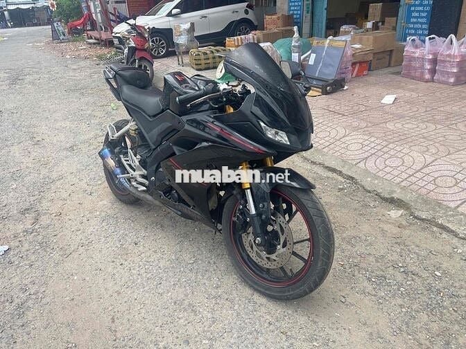 r15 xe đep nhiều đồ chơi như hình