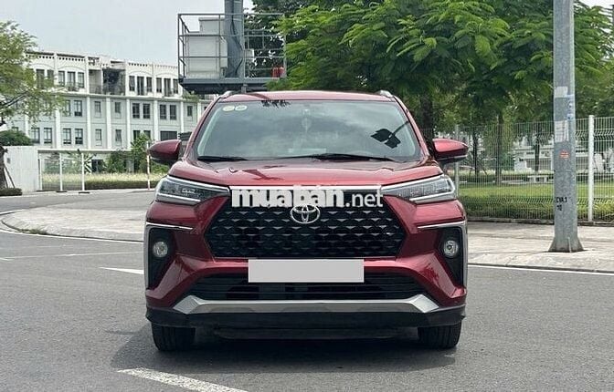 bán Toyota Veloz Cross 2022 màu đỏ số tự động