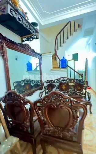 Cho thuê nhà nguyên căn 3 tầng 3 ngủ 
