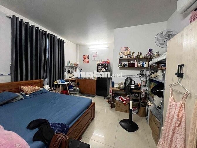 PASS GẤP CĂN STUDIO CỬA SỔ TRỜI NGAY CỔNG SAU VĂN LANG ĐI XE 5’