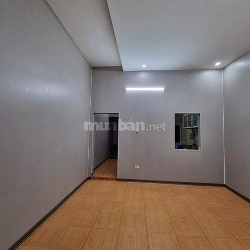 Hot !!! Chính chủ Cho thuê nhà Nguyên Căn phố Ngô Tất Tố, Đống Đa, Hà 