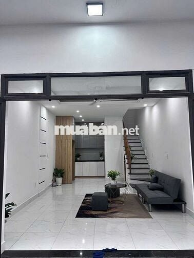 Nhà 1 trệt 1 lầu, 2 phòng ngủ, diện tích 32m2, pháp lý chuẩn