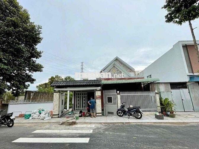 Nhà sân vườn 280m2 KDC Quân Đội