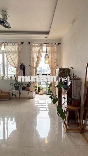 CĂN HỘ BAN CÔNG FULL NỘI THẤT QUẬN 1 GẦN KÊNH NHIÊU LỘC