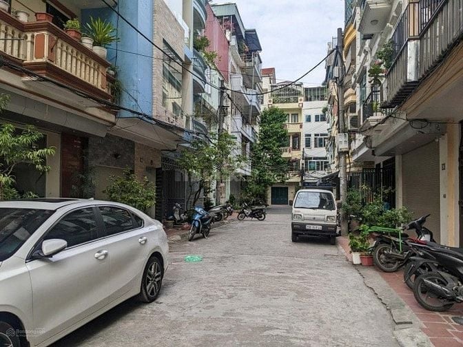 Nhà riêng ngõ thông, ô tô tránh/vào nhà, gần phố cổ, trung tâm Ba Đình