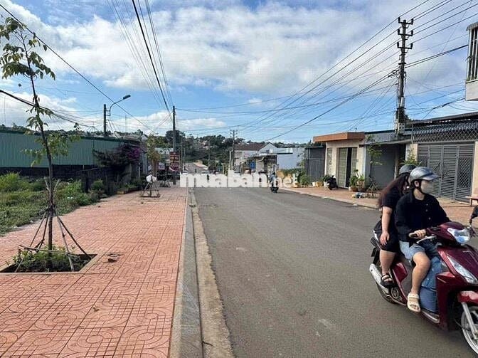 ✅✅ chủ định cư nước ngoài cần bán nhanh lô đất tại mặt tiền Hùng Vương