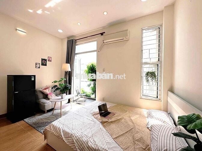 Phòng trọ FULL NT ban công cửa sổ lớn tại Thích Quảng Đức gần sân bay