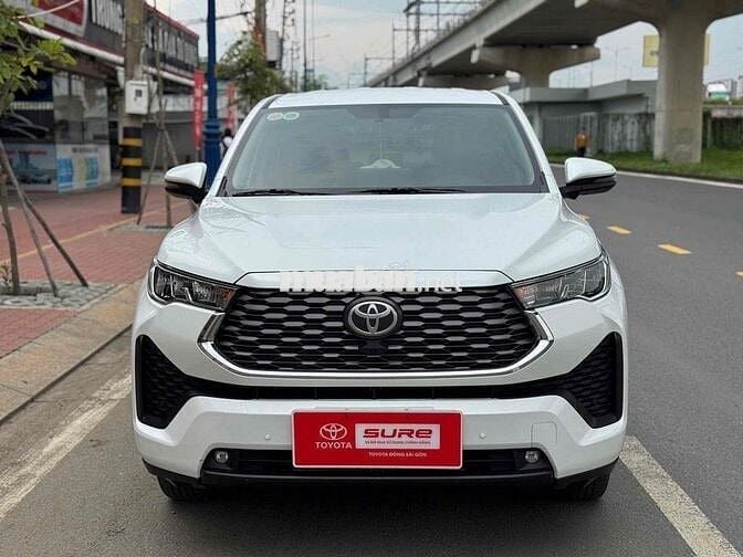Toyota Innova Cross 2025 - 1053 km