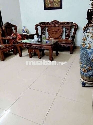 Cho thuê nhà bắc cầu ngọc thụy ngay đầu 75m 3 tầng 3 ngủ giá 7 triệu