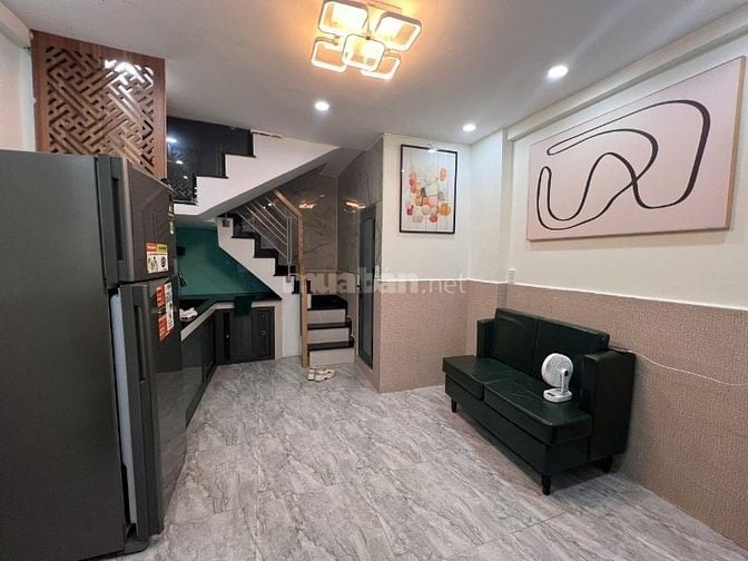 Cho thuê nhà Hẻm tại 100/...Trần Hưng Đạo Q.1, Dt: (1 trệt 2 lầu), 2PN