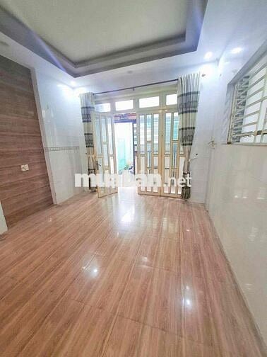 Cho Thuê Nhà 01 Trệt 03 Lầu ( Ngần Trường Nguyễn Bình Khiêm )