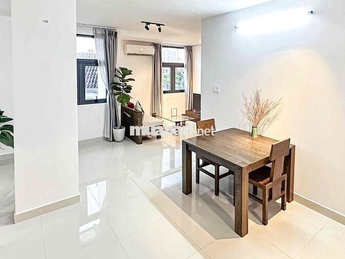 CHDV 1 PHÒNG NGỦ PHÒNG KHÁCH CỬA SỔ TRỜI NGAY CẦU CÔNG LÝ PHÚ NHUẬN.