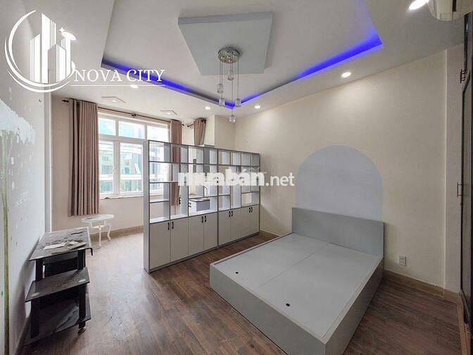 Ban công Cửa sổ tùy nhu cầu Full nội thất