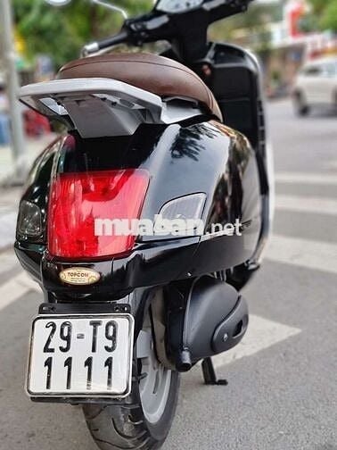 Tứ quý 1111: Vespa GT
