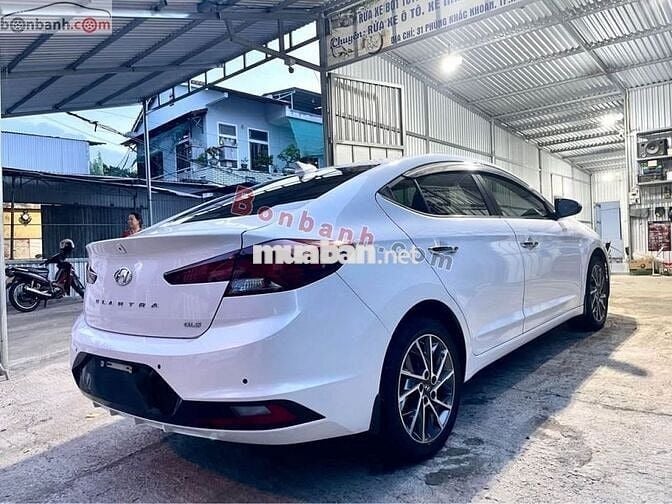 Hyundai Elantra 2.0 AT 2021 - 515 Triệu