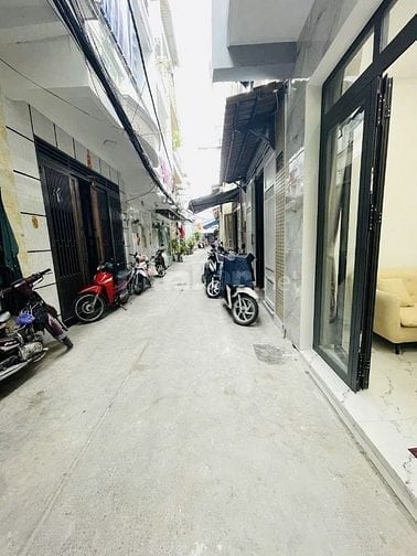 Hẻm 4M, Âu Dương Lân Q8, 3PN, Mới ở ngay, Nhỉnh 3 tỷ