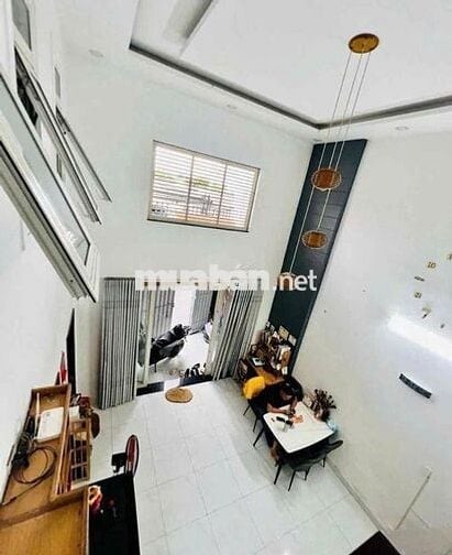 NHÀ GÓC 2 MẶT FULL NỘI THẤT GẦN HOÀNG DIỆU 2 LINH TRUNG THỦ ĐỨC