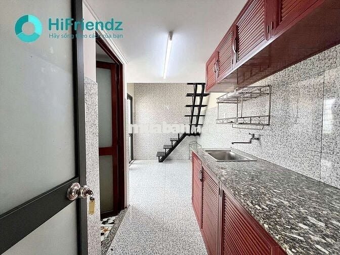 DUPLEX BAN CÔNG MỚI GẦN ĐH NGUYỄN TẤT THÀNH