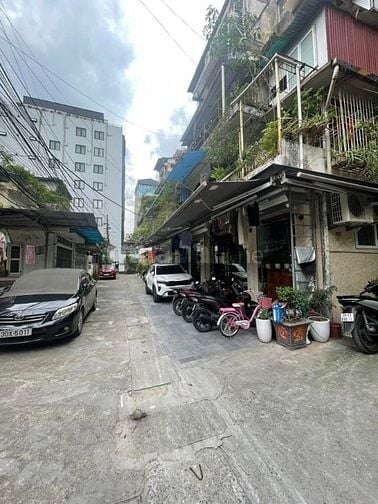 Cho thuê căn hộ tập thể tầng 1 ngõ 84 Ngọc Khánh